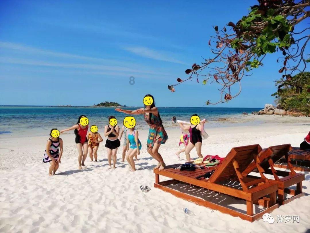 救援时尚的女孩