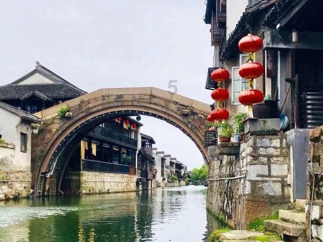 逃出漂亮花谷