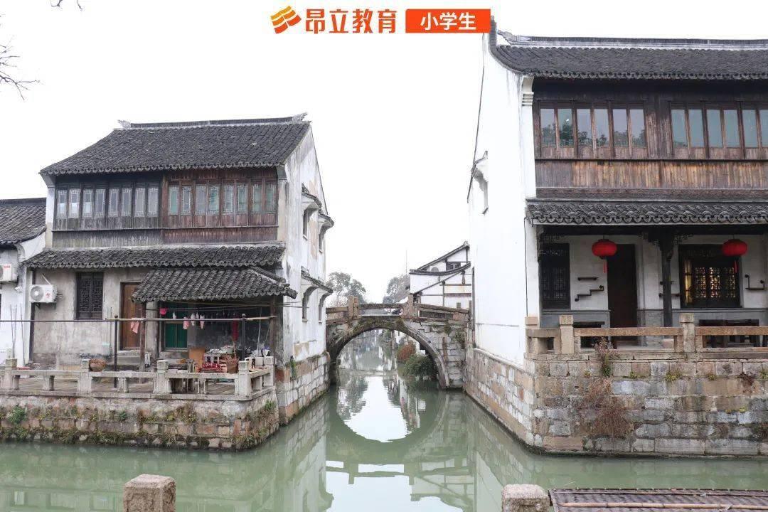 空袭敌营